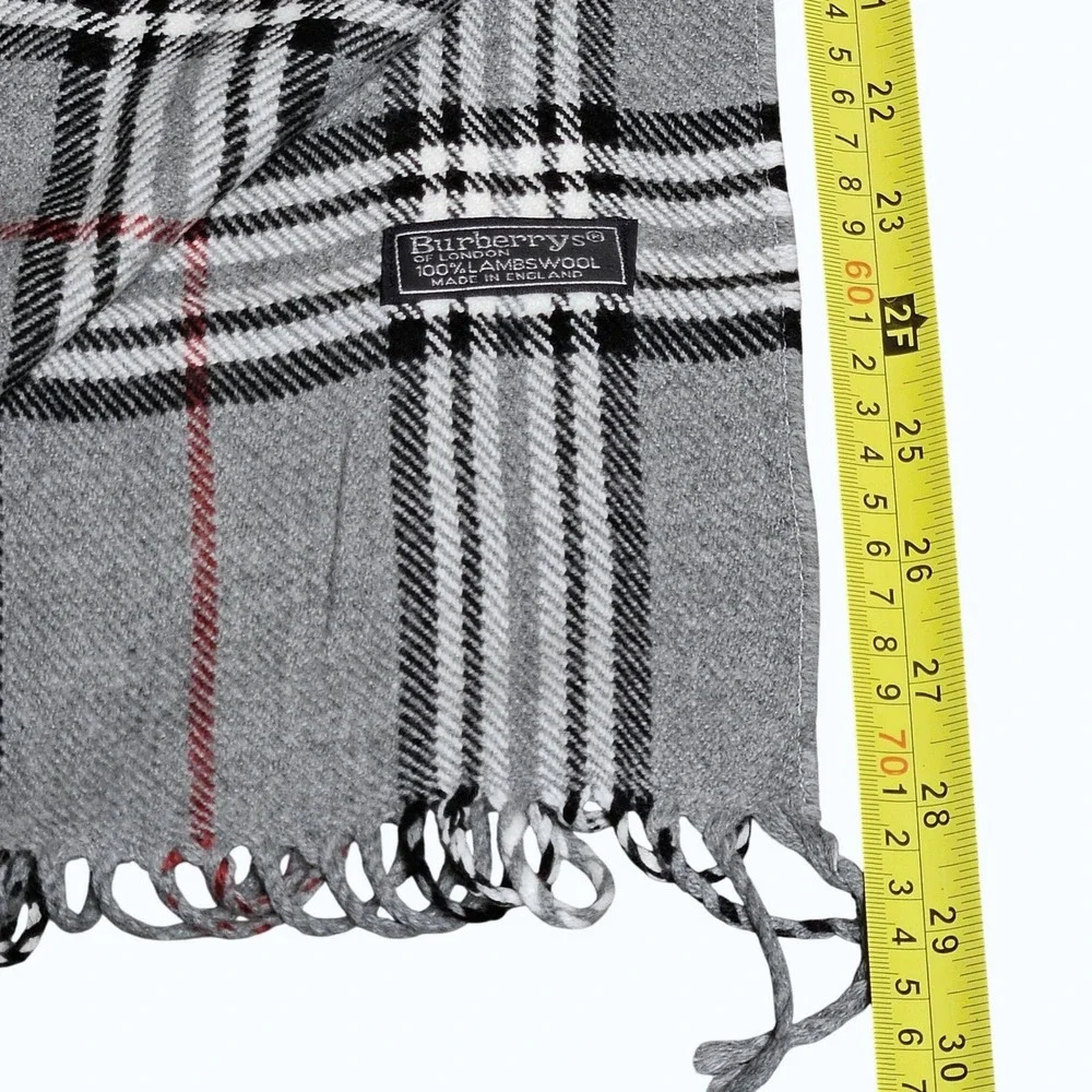 Vintage Burberrys of London Scarf 100% Lambswool Grey Nova Check Plaid Scotland‎